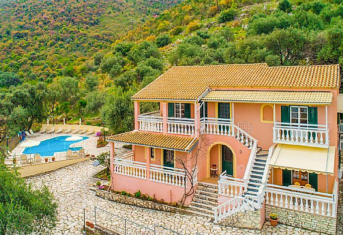 Beautiful villa with private pool and terrace . - Villa Thespina . (Γκαλερί Φωτογραφιών) }}