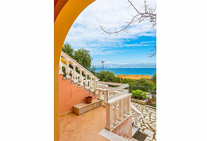 Outside view from the Villa  . - Villa Thespina . (Γκαλερί Φωτογραφιών) }}