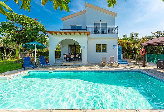 Sun Beach Villa Tria Pool