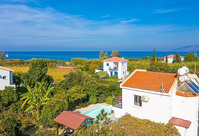 Aerial view of Sun Beach Villa Tria . - Sun Beach Villa Tria . (Галерея фотографий) }}