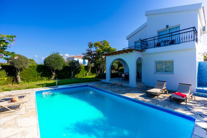  . - Sun Beach Villa Tria . (Photo Gallery) }}