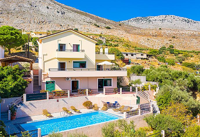 ,Beautiful villa with private infinity pool and terrace with panoramic sea and countryside views . - Villa Zeus . (Galleria fotografica) }}