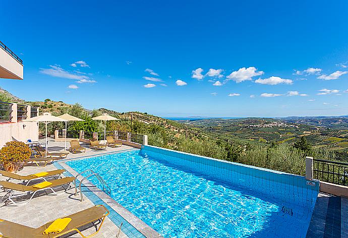 Private infinity pool and terrace with panoramic sea and countryside views . - Villa Zeus . (Photo Gallery) }}