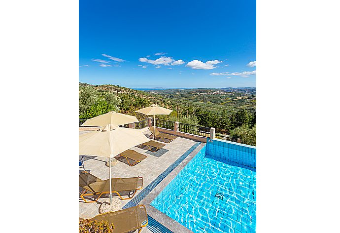 Private infinity pool and terrace with panoramic sea and countryside views . - Villa Zeus . (Galleria fotografica) }}