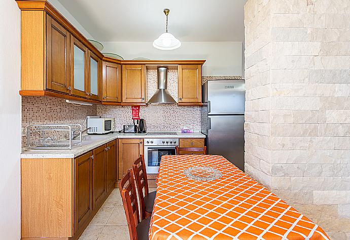 Equipped kitchen . - Villa Zeus . (Fotogalerie) }}