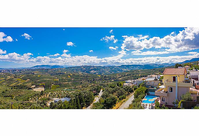 Aerial view of Villa Zeus . - Villa Zeus . (Galleria fotografica) }}