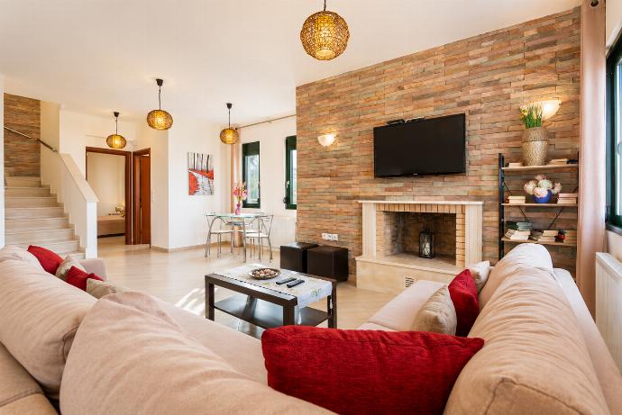  . - Villa Olive . (Photo Gallery) }}