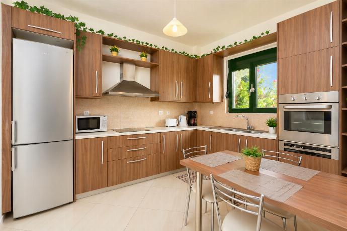  . - Villa Olive . (Photo Gallery) }}