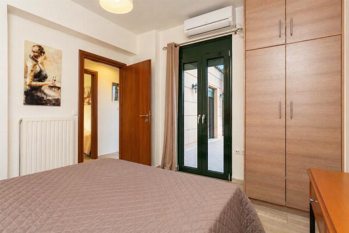  . - Villa Olive . (Photo Gallery) }}