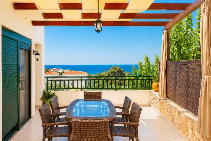  . - Villa Olive . (Photo Gallery) }}