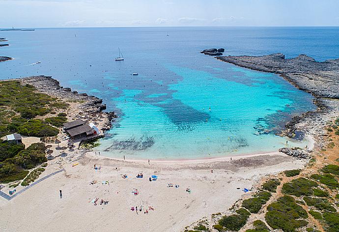 Binibeca - a short drive from Villa Biniparrell . - Villa Biniparrell . (Galería de imágenes) }}