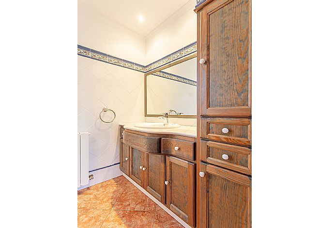 En suite bathroom with bath and shower . - Villa Biniparrell . (Galerie de photos) }}