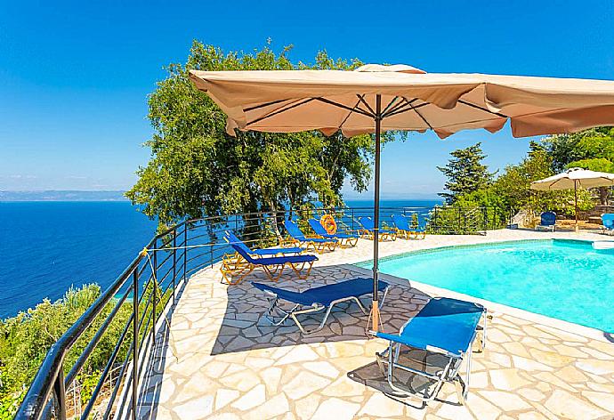 Private pool and terrace with panoramic sea views . - Villa Nefeli . (Photo Gallery) }}