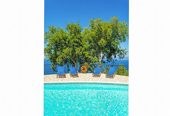 Private pool and terrace with panoramic sea views . - Villa Nefeli . (Galería de imágenes) }}