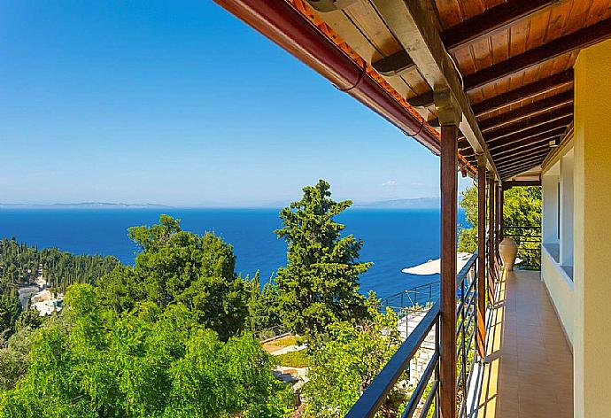 Balcony with sea views . - Villa Nefeli . (Photo Gallery) }}