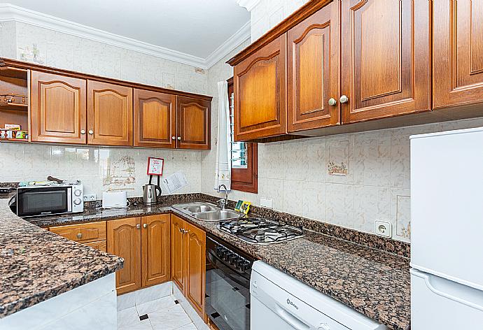 Equipped kitchen . - Villa Emilio . (Photo Gallery) }}