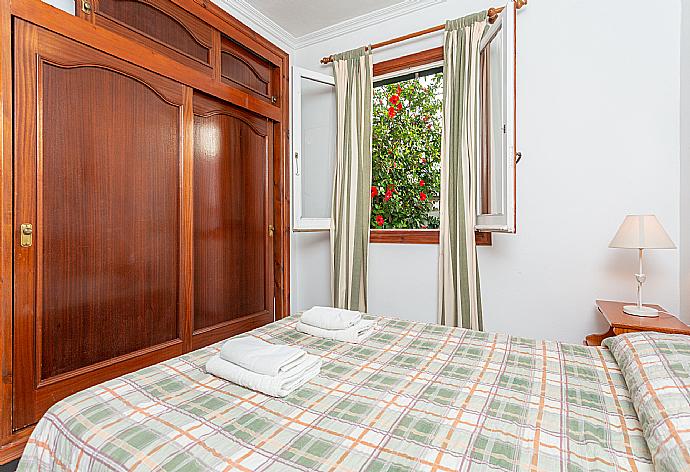 Double bedroom . - Villa Emilio . (Photo Gallery) }}