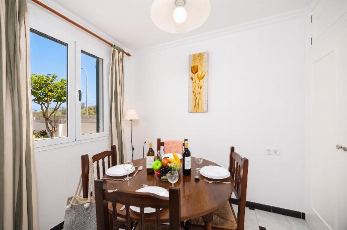 Dining room . - Villa Emilio . (Photo Gallery) }}