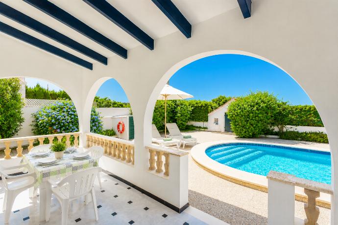 Sheltered terrace area . - Villa Emilio . (Photo Gallery) }}