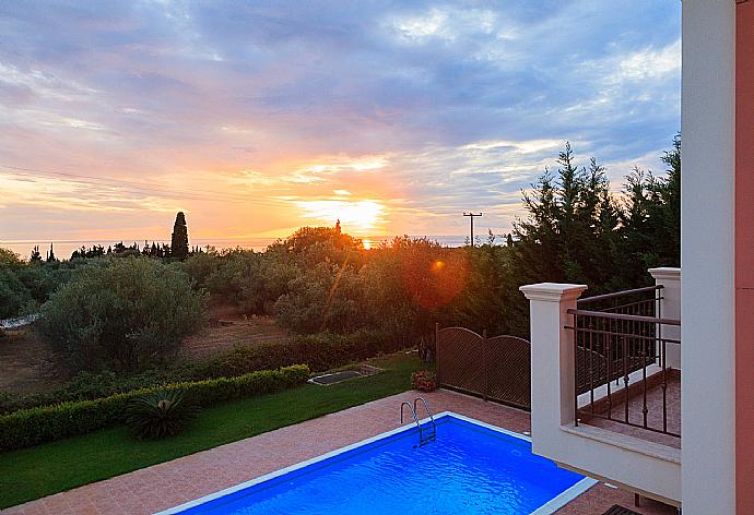 Balcony with views . - Villa Marina . (Photo Gallery) }}