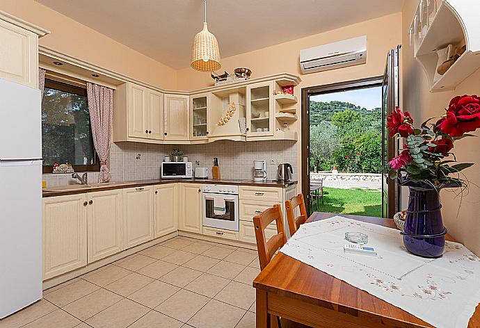 Equipped kitchen . - Villa Marina . (Photo Gallery) }}