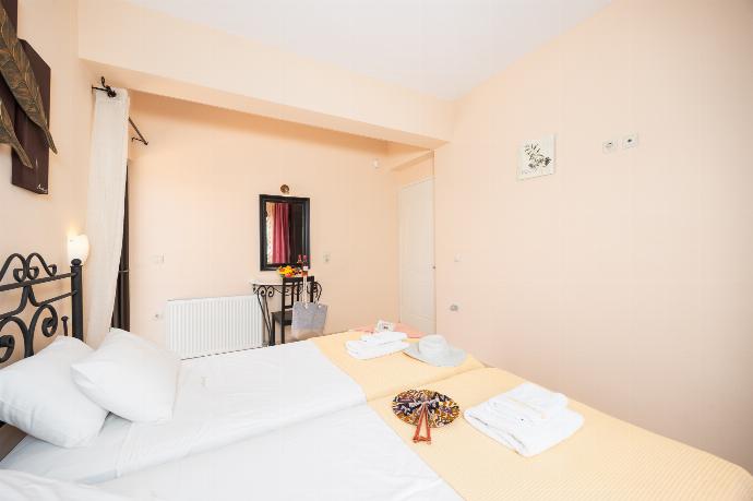 Twin bedroom with A/C . - Villa Eufrosini . (Photo Gallery) }}