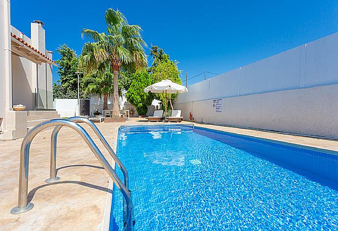 Private pool and terrace . - Villa Thetis . (Галерея фотографий) }}