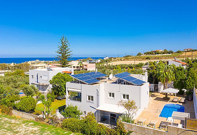 Aerial view of Villa Thetis . - Villa Thetis . (Galerie de photos) }}