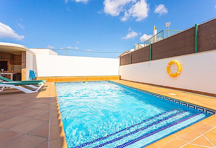 Private pool and terrace . - Villa Evelyn . (Fotogalerie) }}