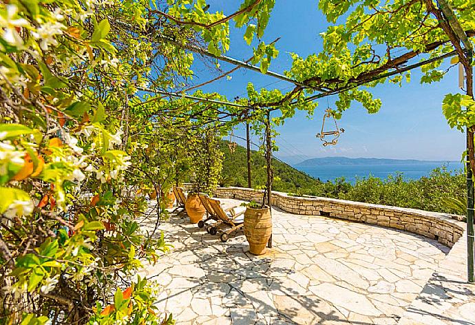 Main terrace with sea views . - The Olive Press - Agni Bay . (Galería de imágenes) }}