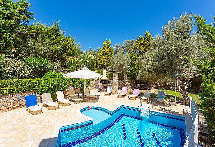 Private pool and terrace . - Villa Pelagos . (Photo Gallery) }}