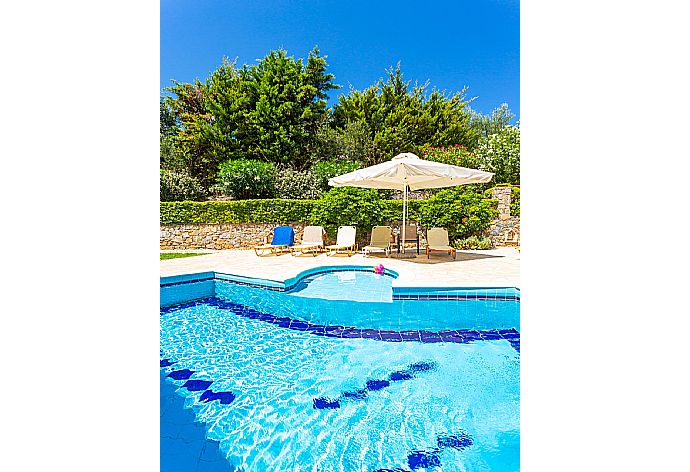 Private pool and terrace . - Villa Pelagos . (Photo Gallery) }}