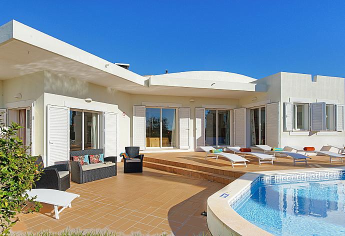 Private pool with terrace and garden area . - Villa Tulipa . (Photo Gallery) }}