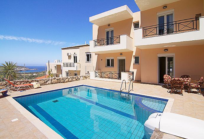 Private pool with terrace and garden area . - Villa Nikolas Bali . (Photo Gallery) }}