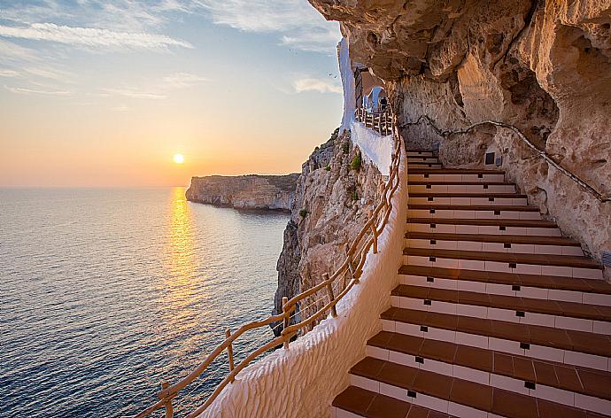 Sunset at Cova Xoroi . - Water Front Villa Shalom . (Fotogalerie) }}