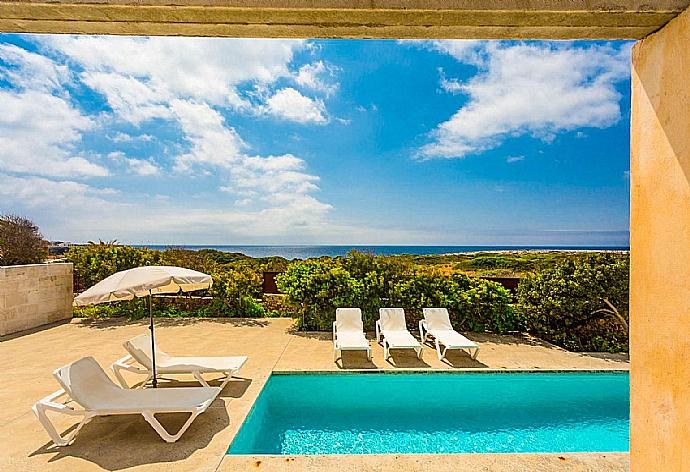 Private pool and sea views . - Water Front Villa Shalom . (Galería de imágenes) }}