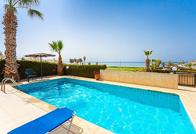 Private pool and terrace with sea views . - Villa Zinia . (Fotogalerie) }}