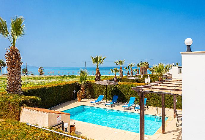 Private pool and terrace  . - Villa Dalia . (Galería de imágenes) }}