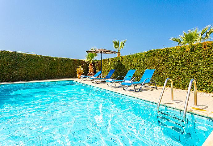 Private pool and terrace  . - Villa Dalia . (Galería de imágenes) }}