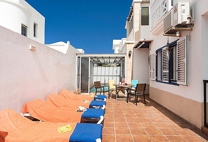 Terrace area . - Villa Amigamar . (Γκαλερί Φωτογραφιών) }}