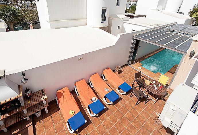 Terrace area with BBQ . - Villa Amigamar . (Γκαλερί Φωτογραφιών) }}