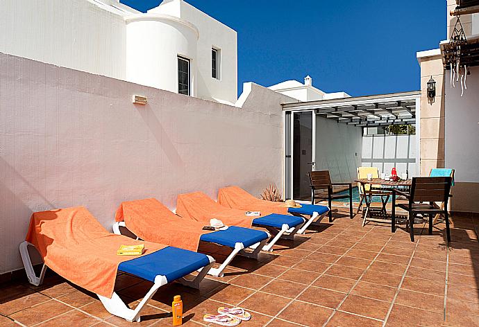 Terrace area . - Villa Amigamar . (Γκαλερί Φωτογραφιών) }}