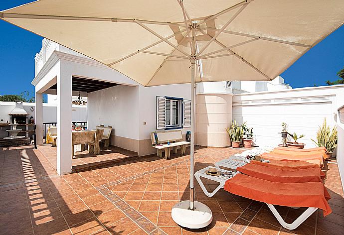 Terrace area . - Villa Amigamar . (Γκαλερί Φωτογραφιών) }}