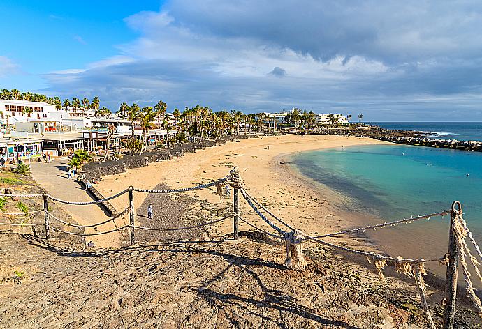 Flamingo Beach . - Vista Faro . (Galleria fotografica) }}