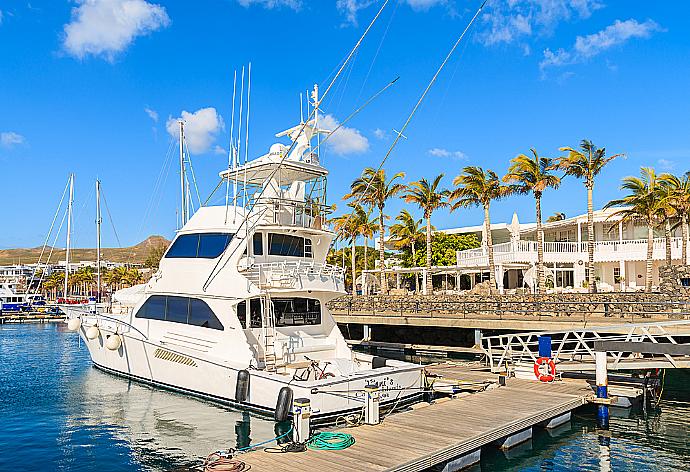 Puerto Calero . - Villa Blanca . (Fotogalerie) }}