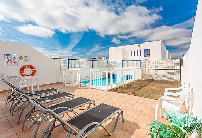 Private pool and terrace . - Villa Blanca . (Fotogalerie) }}