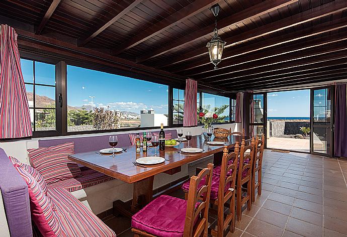 Dining area . - Villa Calma . (Photo Gallery) }}