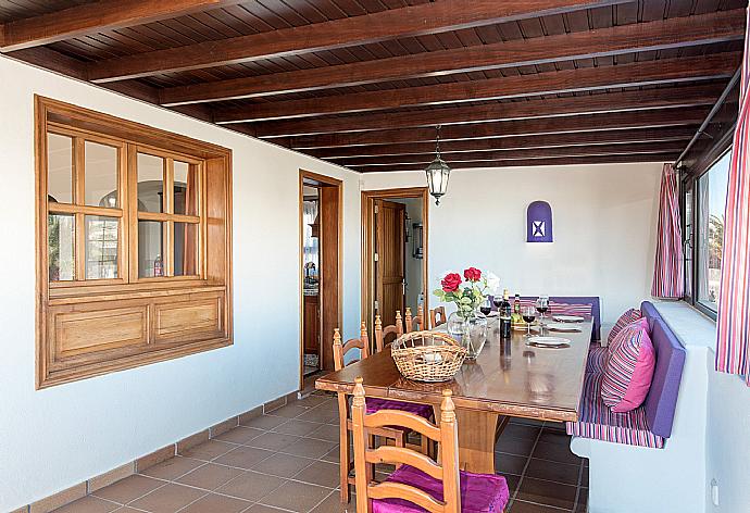 Dining area . - Villa Calma . (Photo Gallery) }}