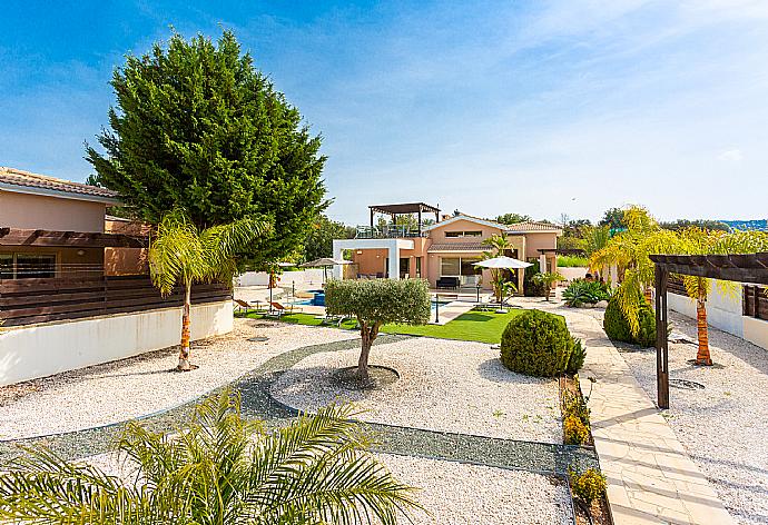 Garden area . - Villa Thalassa . (Galería de imágenes) }}