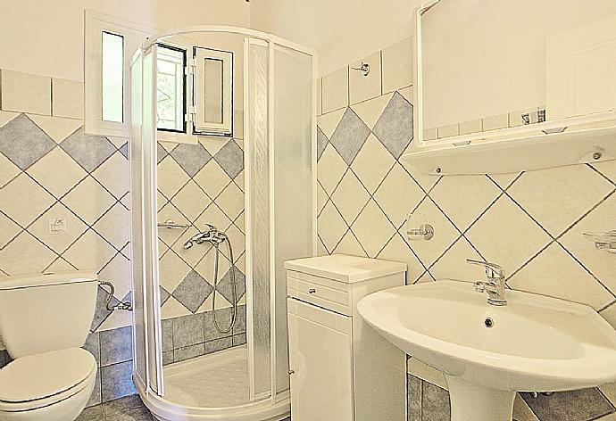 Bathroom with shower . - Villa Zeus Kerasia . (Photo Gallery) }}
